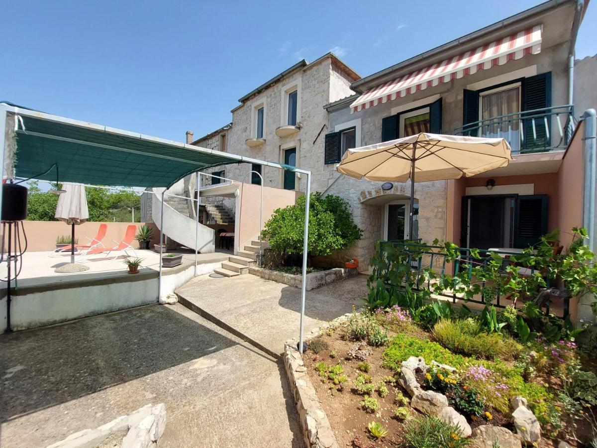 Holiday Home Oliva ビリセ エクステリア 写真